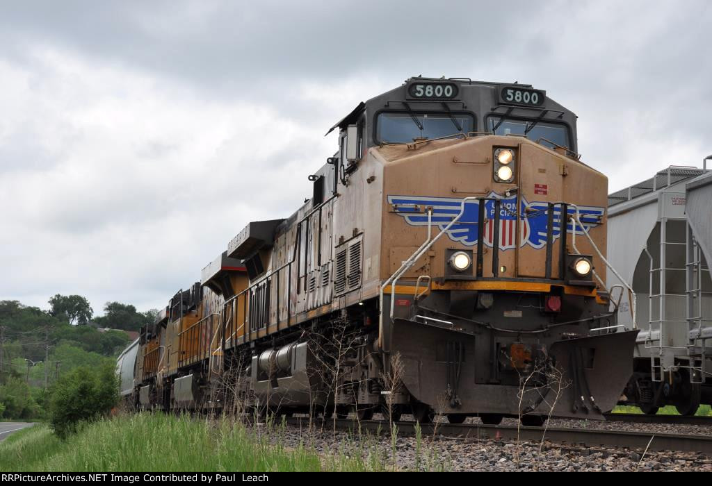 Southbound manifest on the Spine Line